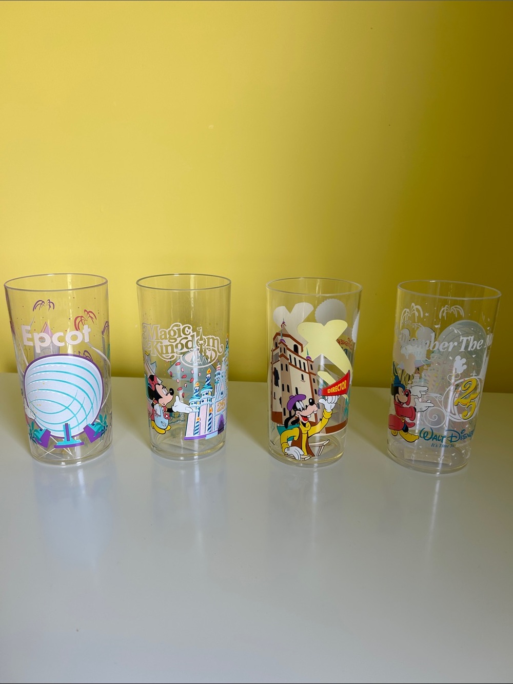 Set of 4 new Disney 25th anniversary color changing plastic glasses